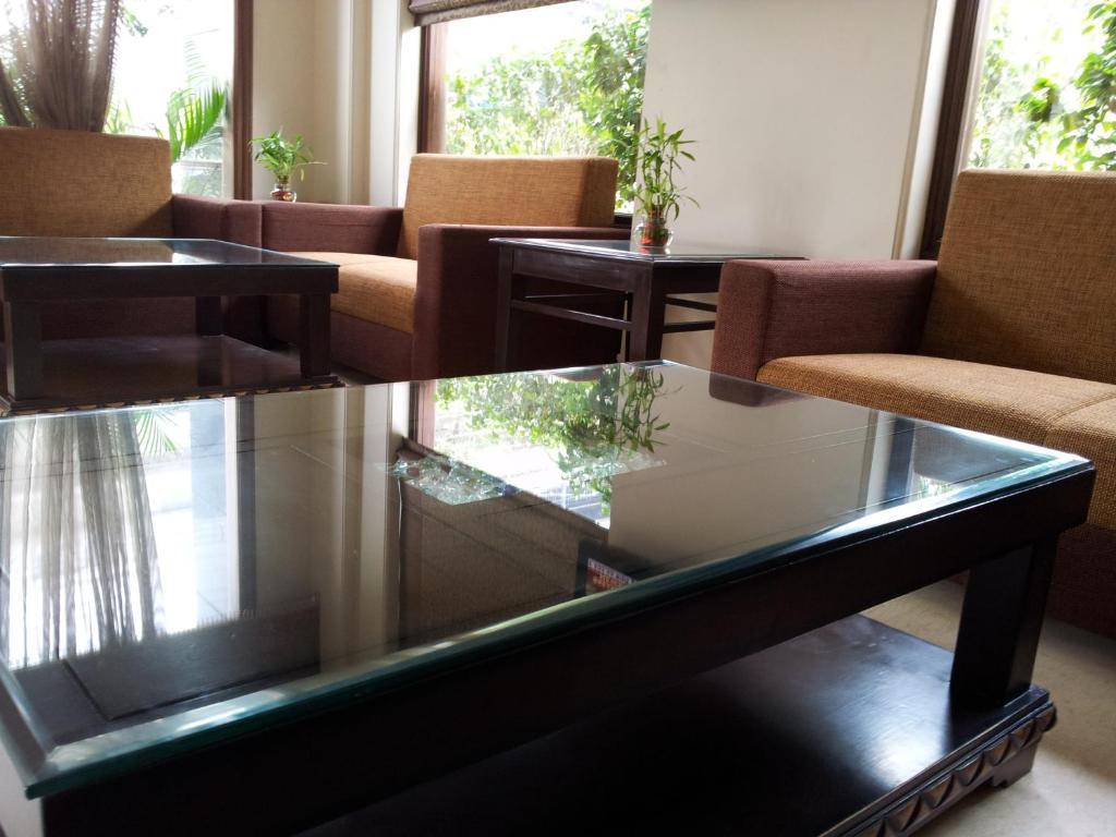 Oyo 1227 Hotel Rousha Inn กาเซียบัด ภายนอก รูปภาพ